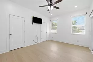 4401 Cobia Dr SE, Saint Petersburg, FL 33705 - Photo 13
