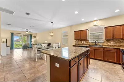 8005 112th Avenue E, Parrish, FL 34219 - Photo 9
