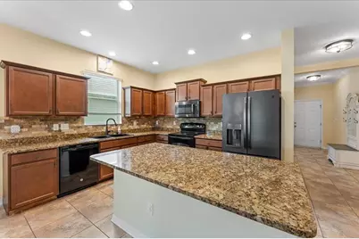 8005 112th Avenue E, Parrish, FL 34219 - Photo 11