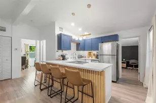 2356 Kingston St S, Saint Petersburg, FL 33711 - Photo 5