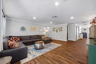 5700 Harding Blvd NE, Saint Petersburg, FL 33703 - Photo 9