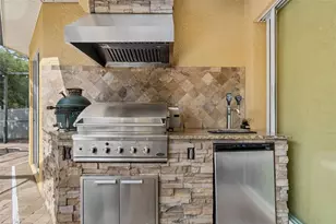 360 Liam Ave, Tarpon Springs, FL 34689 - Photo 5
