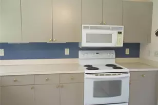 1750 Atrium Dr, Sun City Center, FL 33573 - Photo 9