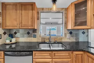 12101 74th St, Largo, FL 33773 - Photo 11