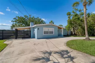 4790 Shore Acres Blvd NE, Saint Petersburg, FL 33703 - Photo 3