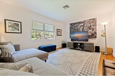 1055 Monticello Boulevard N, Saint Petersburg, FL 33703 - Photo 9