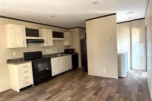 806 Swindell Ave N, Lakeland, FL 33815 - Photo 3