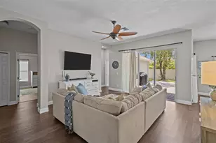 382 Fountainview Cir, Oldsmar, FL 34677 - Photo 11