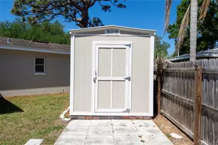 6401 26th Way N, Saint Petersburg, FL 33702 - Photo 23
