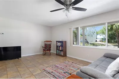 6401 26th Way N, Saint Petersburg, FL 33702 - Photo 7