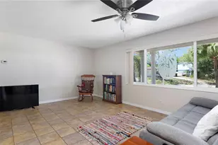 6401 26th Way N, Saint Petersburg, FL 33702 - Photo 7