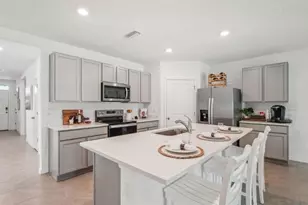 8456 Wheat Stone Dr, Zephyrhills, FL 33540 - Photo 5