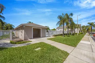 727 Kensington Lake Cir, Brandon, FL 33511 - Photo 59