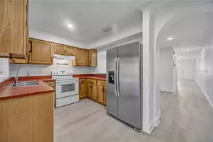 727 Kensington Lake Cir, Brandon, FL 33511 - Photo 23