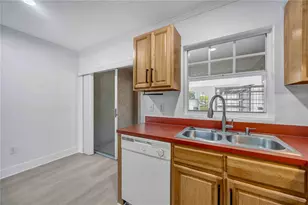 727 Kensington Lake Cir, Brandon, FL 33511 - Photo 27