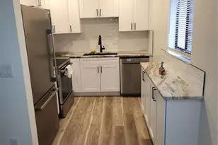 11809 Raintree Lake Ln, Tampa, FL 33617 - Photo 5