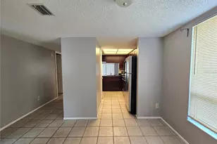 7838 Niagara Ave, Tampa, FL 33617 - Photo 9
