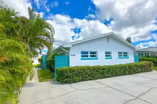 11295 1st St E, Treasure Island, FL 33706 - Photo 3
