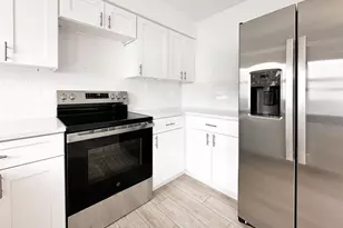 11295 1st St E, Treasure Island, FL 33706 - Photo 35