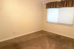 2202 Clubhouse Dr, Sun City Center, FL 33573 - Photo 17