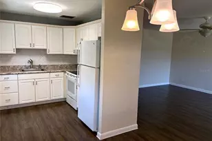 2202 Clubhouse Dr, Sun City Center, FL 33573 - Photo 9