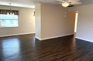 2202 Clubhouse Dr, Sun City Center, FL 33573 - Photo 5