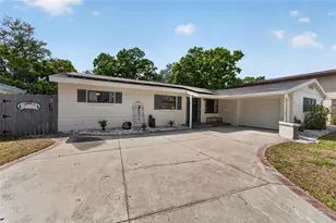 2842 61st Ln N, Saint Petersburg, FL 33710 - Photo 3