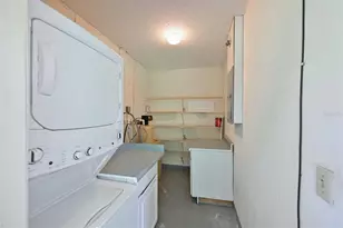 511 Finsbury Cir, Sun City Center, FL 33573 - Photo 29