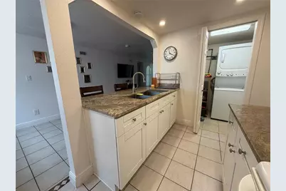 203 W Crest 1/2 Avenue, Tampa, FL 33603 - Photo 11