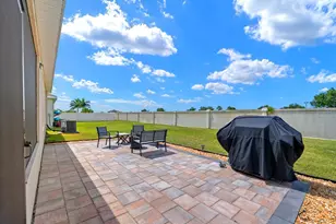 2411 Mizner Bay Ave, Bradenton, FL 34208 - Photo 21