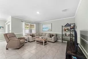 2411 Mizner Bay Ave, Bradenton, FL 34208 - Photo 11
