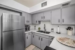 4051 58th St N, Kenneth City, FL 33709 - Photo 9
