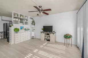 4051 58th St N, Kenneth City, FL 33709 - Photo 5