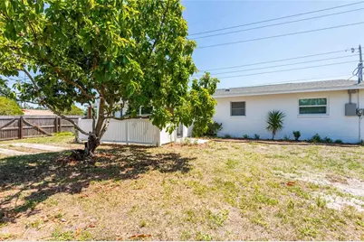 2741 37th Street S, Saint Petersburg, FL 33711 - Photo 29