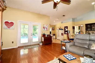 3350 Laurelwood Ct, Tarpon Springs, FL 34688 - Photo 9