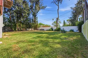 8221 Riverside Dr NE, Saint Petersburg, FL 33702 - Photo 43