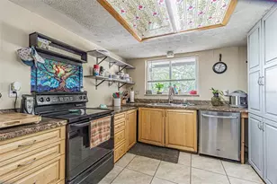 17851 Oxenham Ave, Spring Hill, FL 34610 - Photo 15