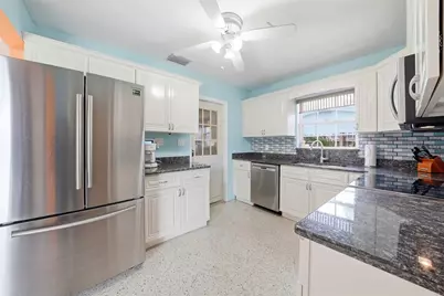 10437 52nd Avenue N, Saint Petersburg, FL 33708 - Photo 3