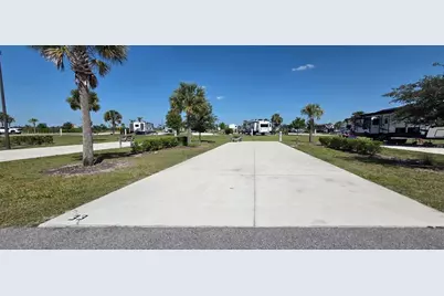 33 Tiki Turn Hyw 630 E, Lake Wales, FL 33898 - Photo 1