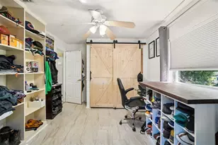 162 SE Lincoln Cir N, Saint Petersburg, FL 33703 - Photo 47