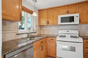 1847 Shore Dr S, South Pasadena, FL 33707 - Photo 3