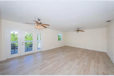 251 Pompano Drive SE #D, Saint Petersburg, FL 33705 - Photo 3