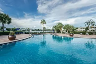 251 Pompano Dr SE, Saint Petersburg, FL 33705 - Photo 31