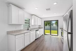 11308 Linnet Rd, Weeki Wachee, FL 34614 - Photo 5