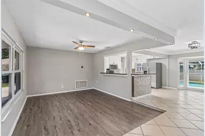 7111 Gateway Court, Tampa, FL 33615 - Photo 9