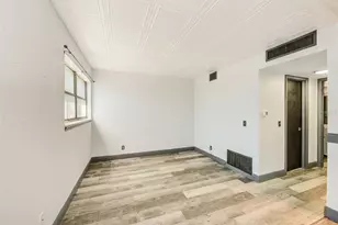 10453 Carrollbrook Cir, Tampa, FL 33618 - Photo 17