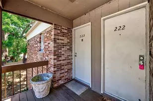 10453 Carrollbrook Cir, Tampa, FL 33618 - Photo 3