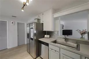 702 Gray St S, Gulfport, FL 33707 - Photo 15