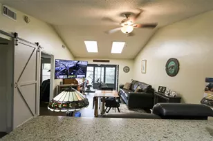 323 Knottwood Ct, Sun City Center, FL 33573 - Photo 9