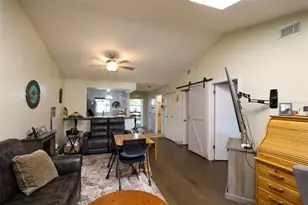 323 Knottwood Ct, Sun City Center, FL 33573 - Photo 3